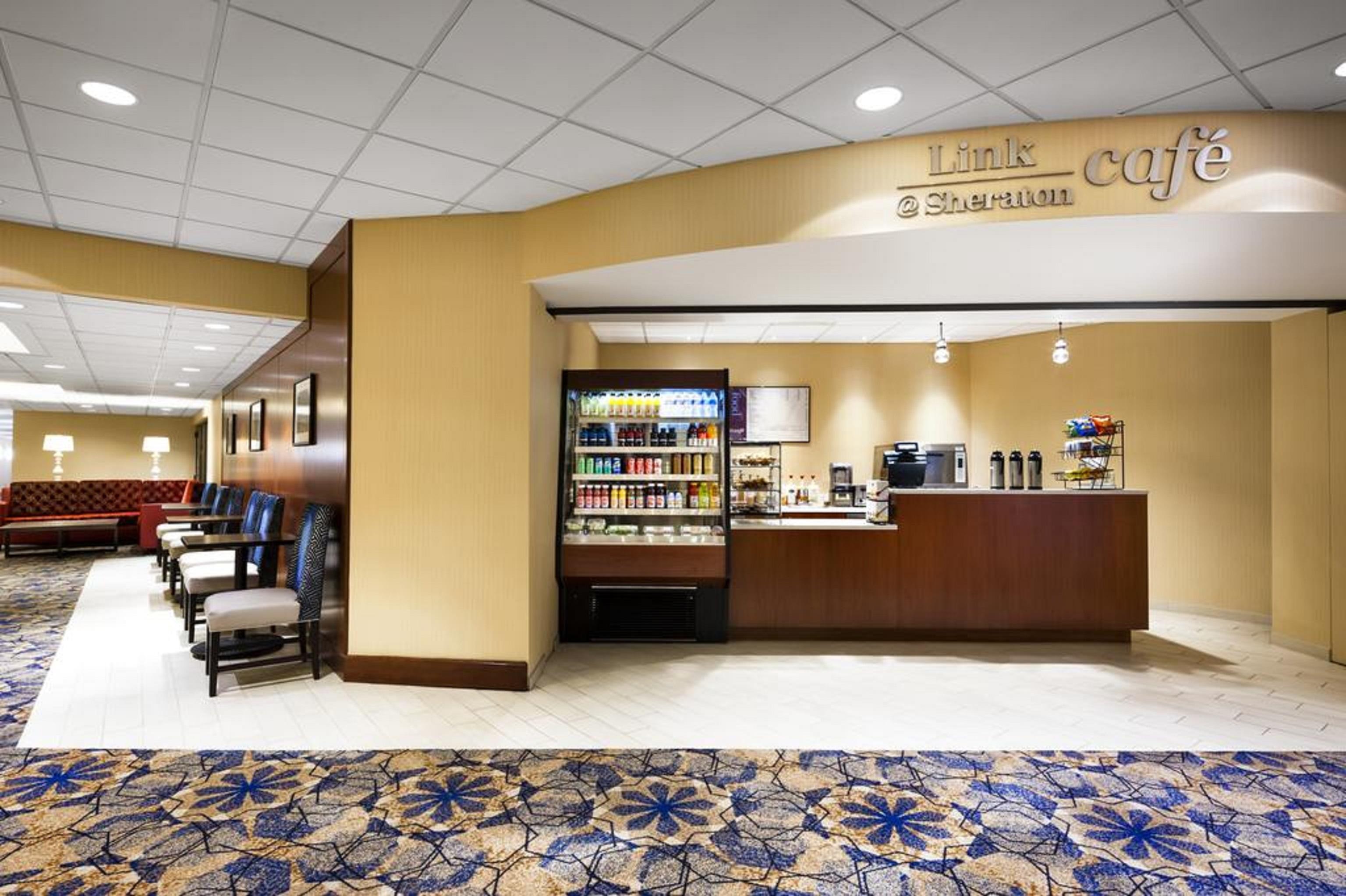 Sheraton Pittsburgh Hotel At Station Square Exterior photo